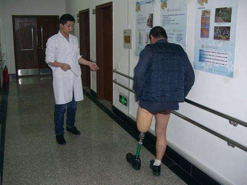 安裝一個(gè)假肢花費(fèi)多少錢(qián)假肢產(chǎn)品價(jià)格會(huì)越來(lái)越高么?(圖1) 安裝一個(gè)假肢花費(fèi)多少錢(qián)假肢產(chǎn)品價(jià)格會(huì)越來(lái)越高么?(圖1)